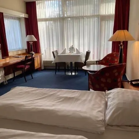 Nol In 't Bosch Hotell